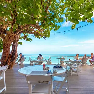 travellers-beach-resort.hotelsnegriljamaica.com/